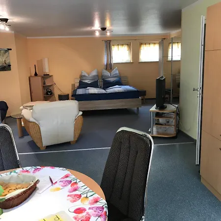 Hotel Ferienwohnung Storchenwiese In Nuthetal Ot